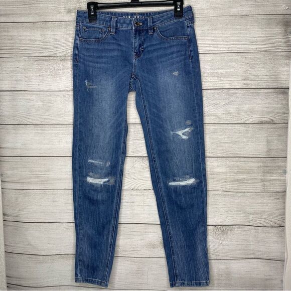 White House Black Market Girlfriend Fit Distressed Jeans - Picture 1 of 4